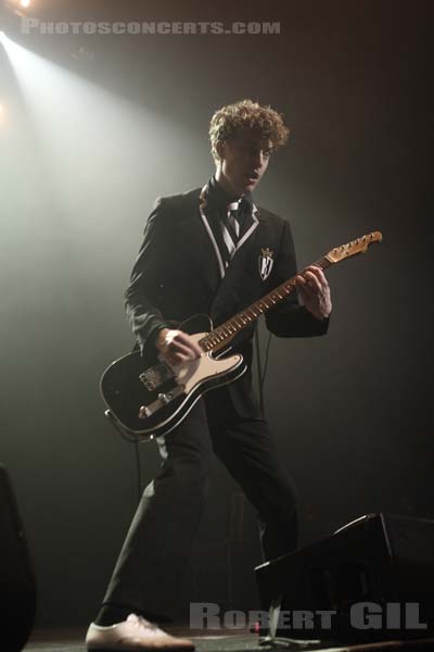 THE HIVES - 2008-04-20 - PARIS - Zenith - Niklas Almqvist